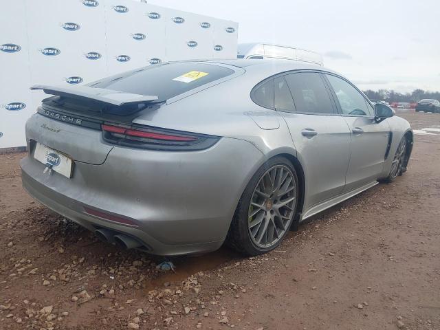 2017 PORSCHE PANAMERA 4