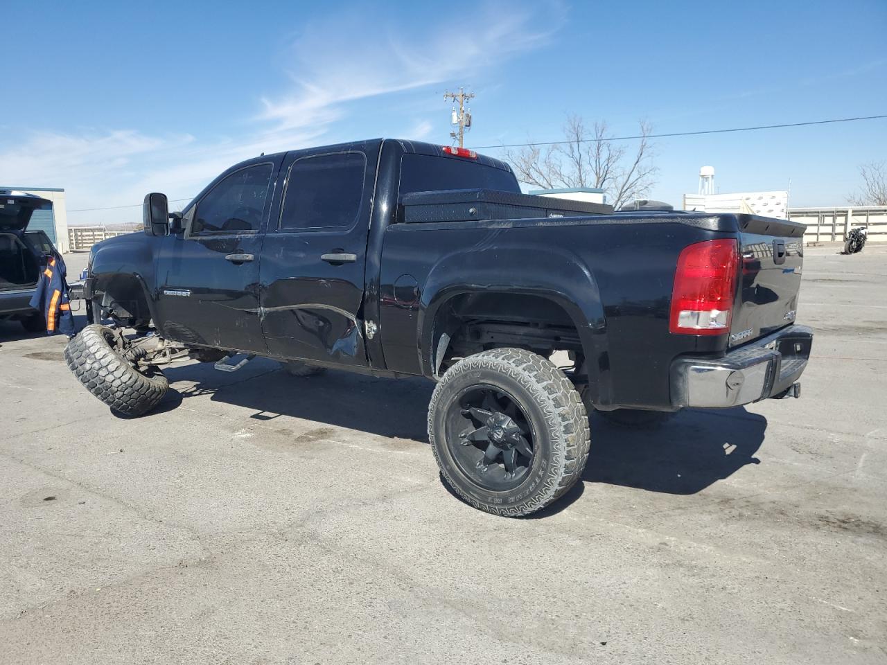 2013 GMC Sierra - Image 2