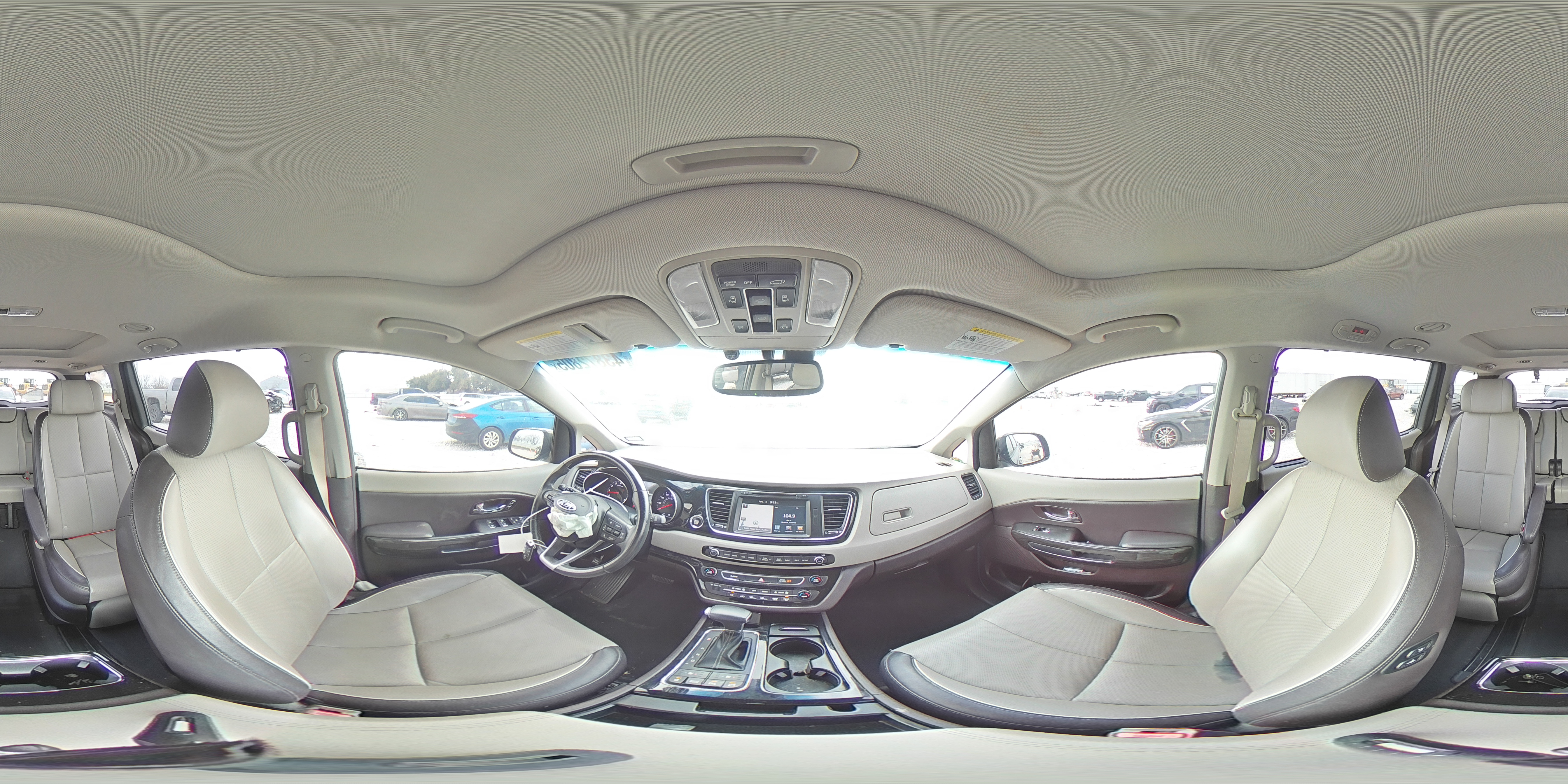 2017 Kia Sedona - Image 14
