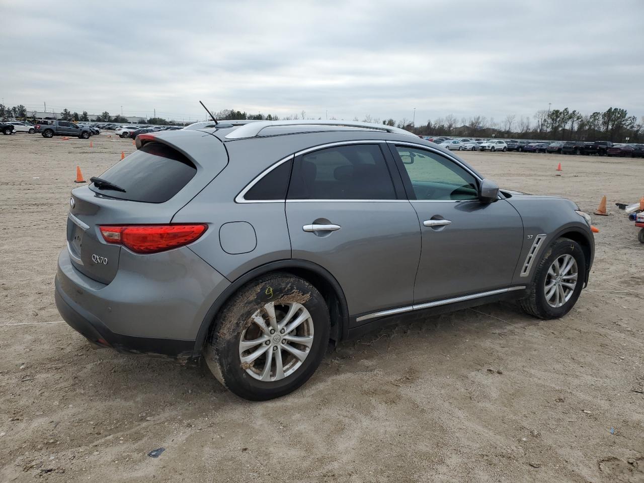 2015 Infiniti QX70 - Image 3