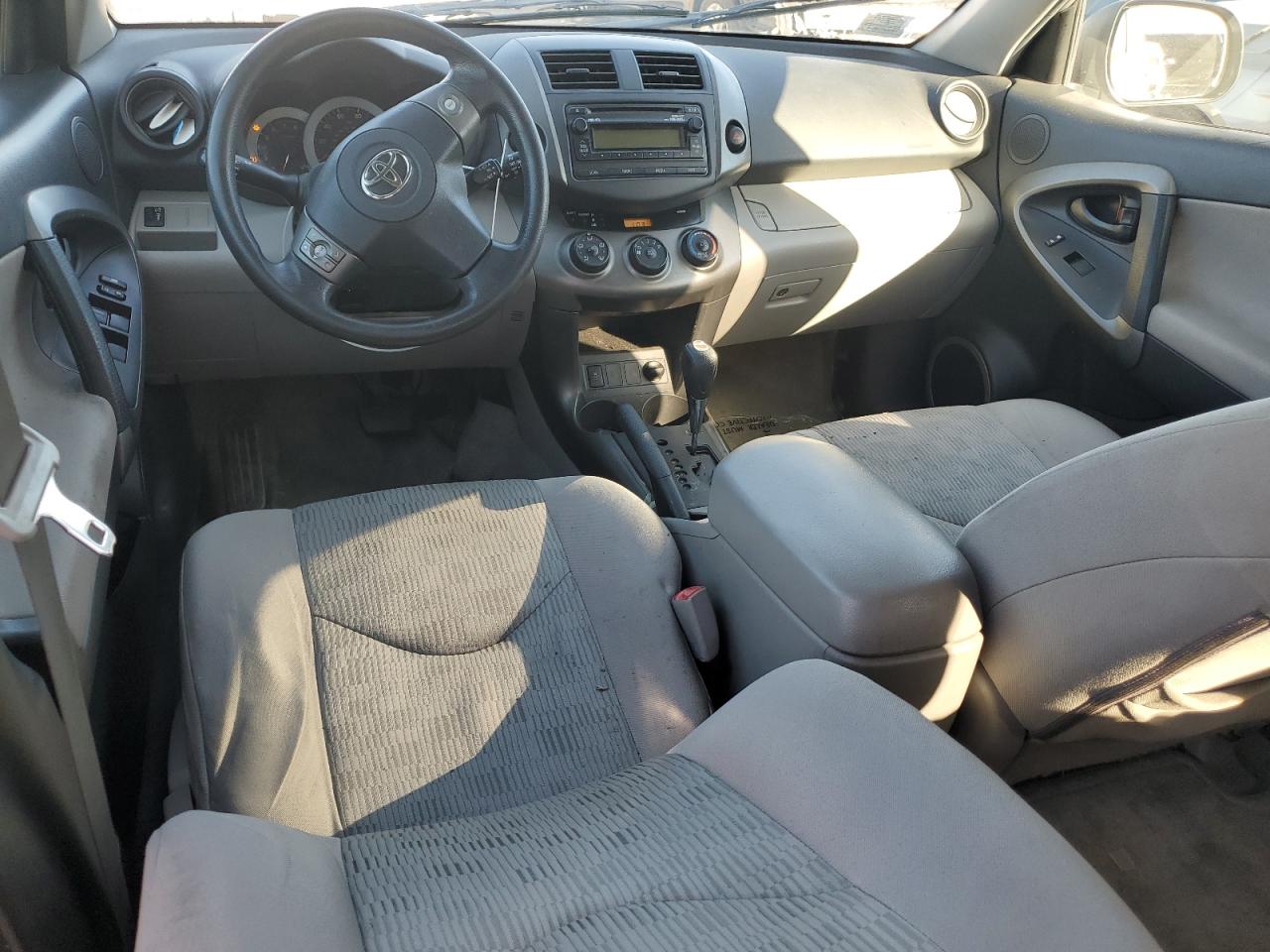 2012 Toyota RAV 4 - Image 8