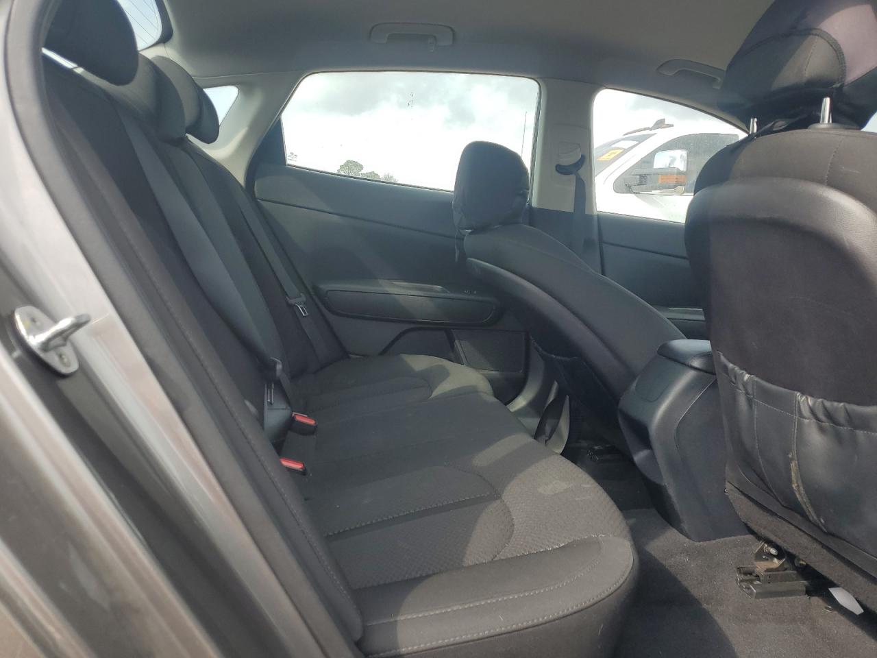 2016 Kia Optima - Image 10