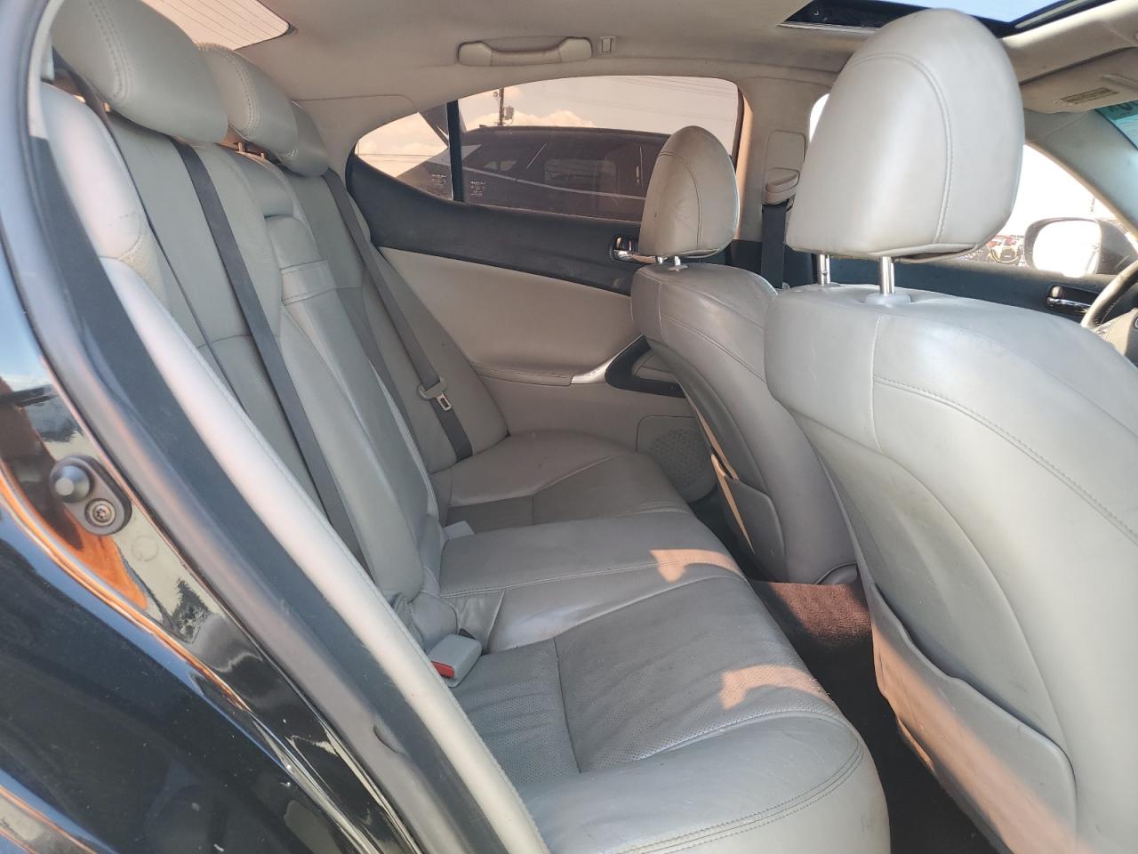 2006 Lexus IS - Image 10