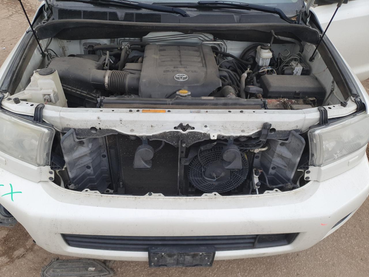2014 Toyota Sequoia - Image 12