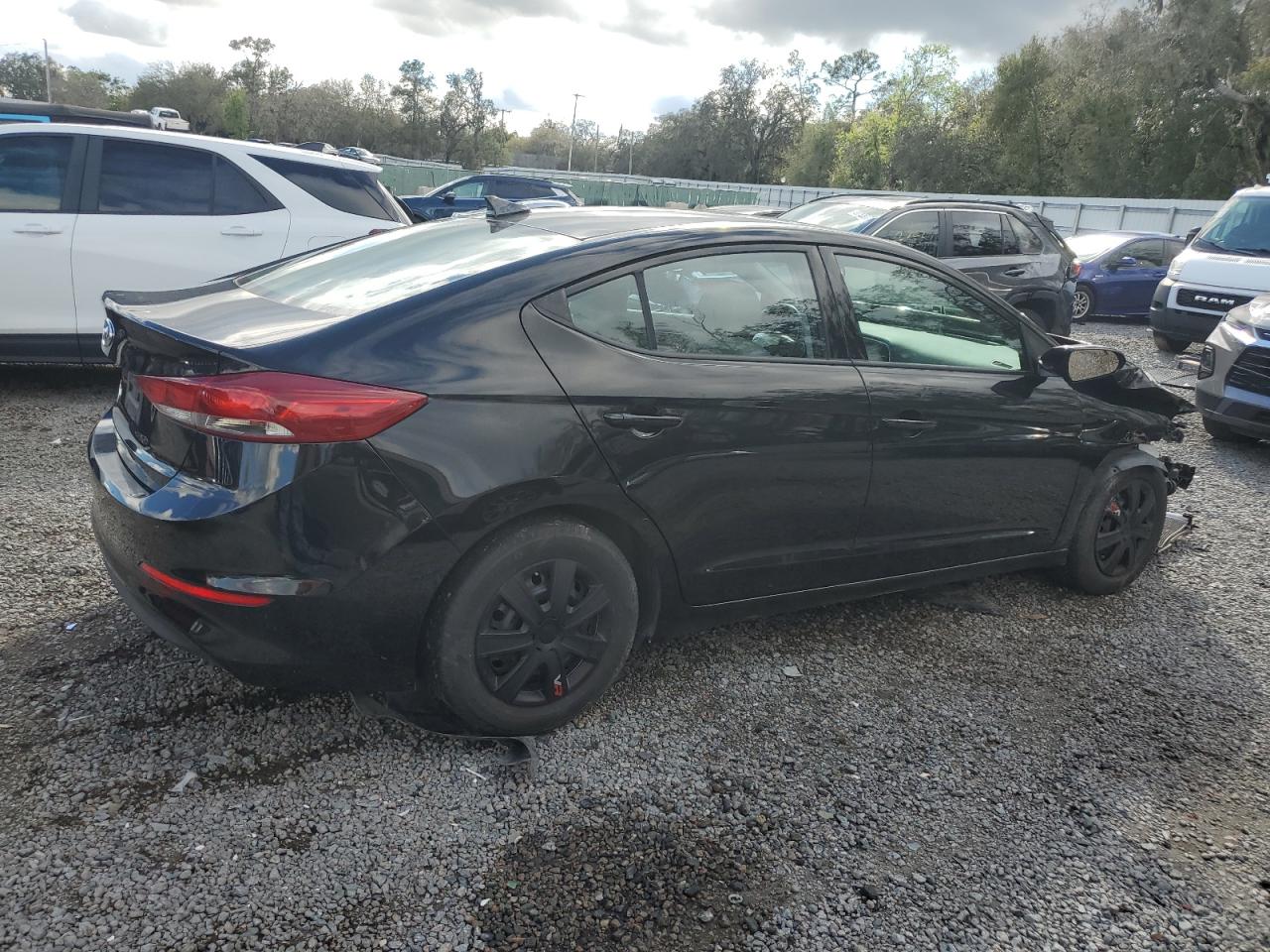 2017 Hyundai Elantra - Image 3