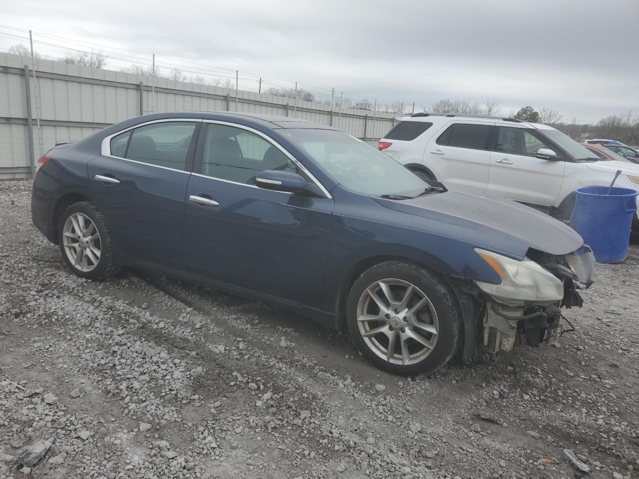 2010 Nissan Maxima - Image 4