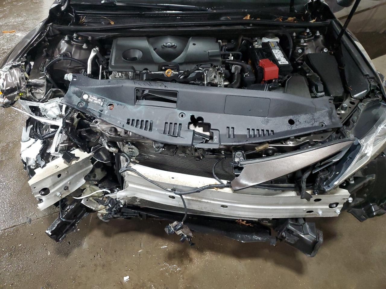 2019 Toyota Camry - Image 12