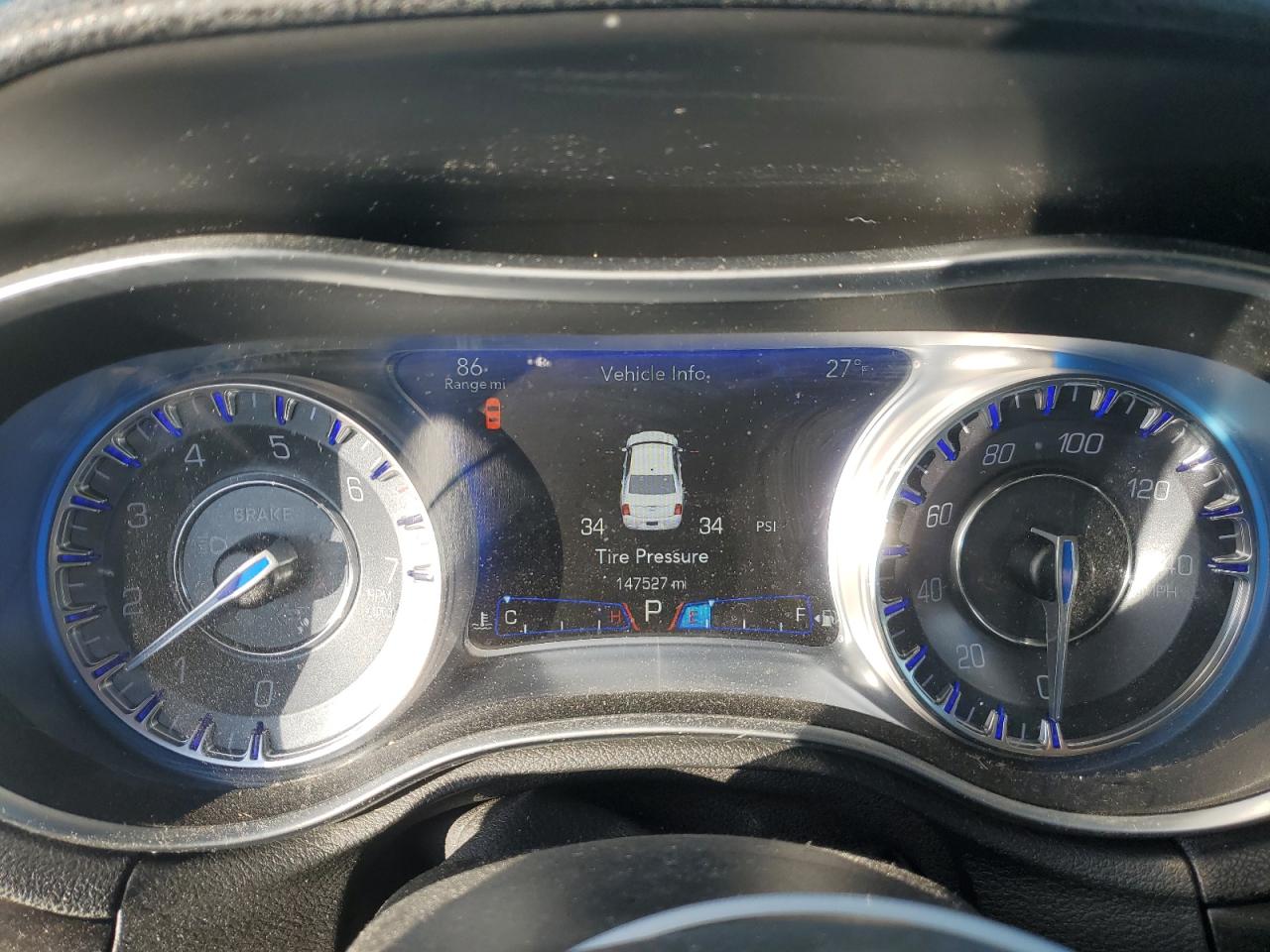 2015 Chrysler 300 - Image 9