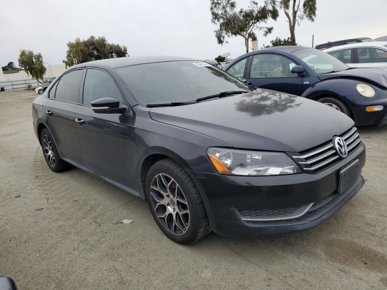 2015 Volkswagen Passat - Image 4