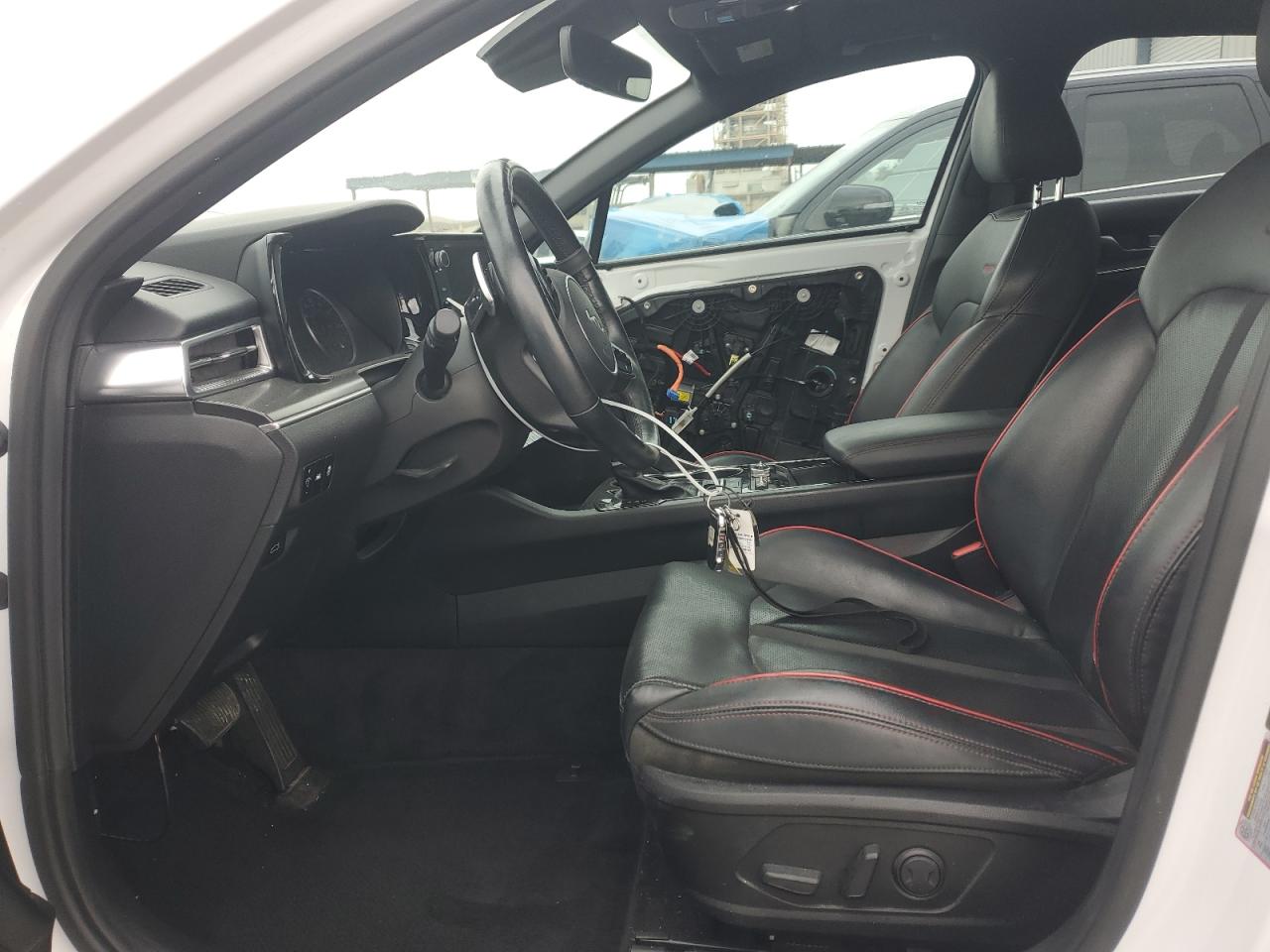 2022 Kia K5 - Image 7