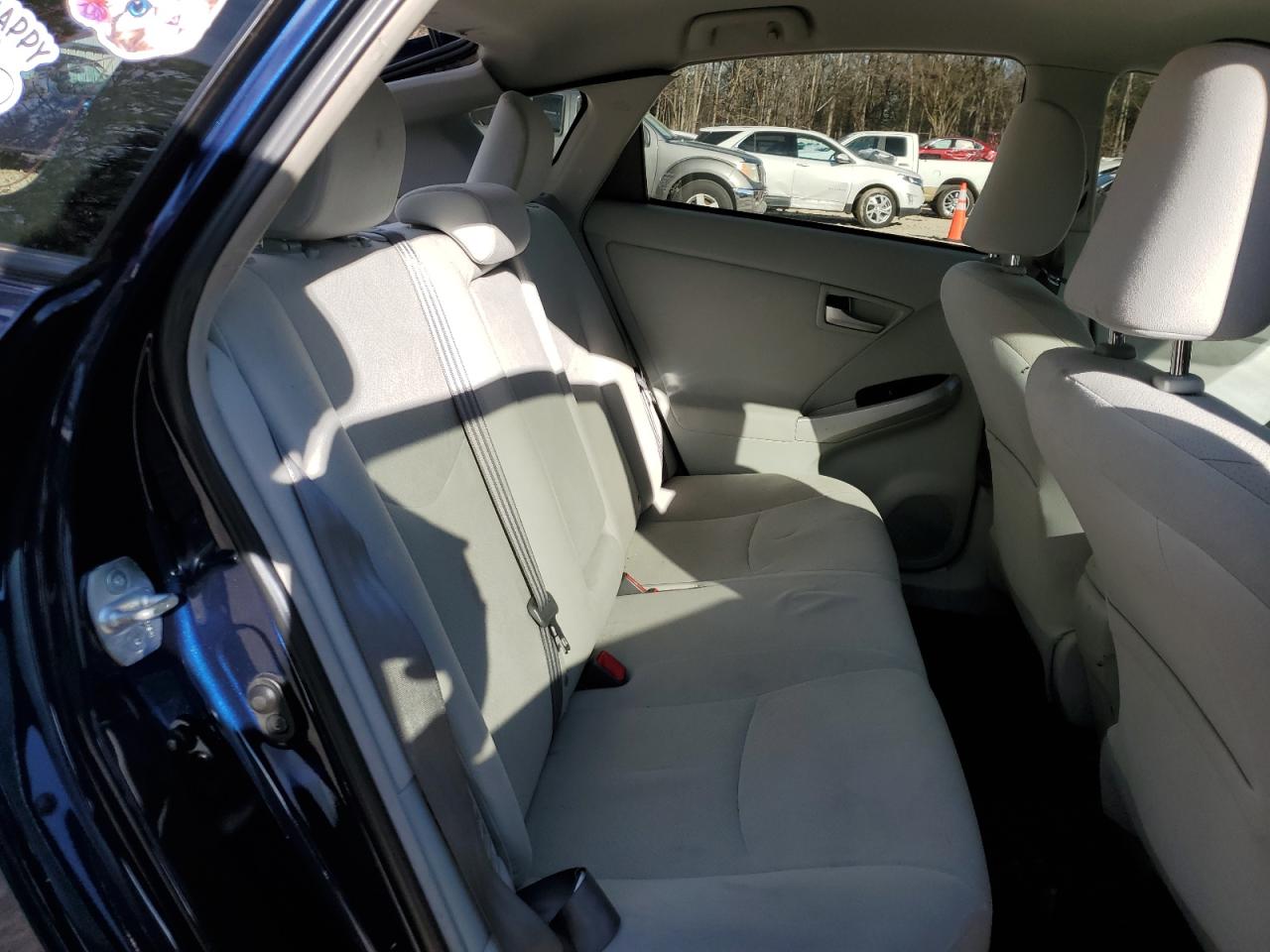 2015 Toyota Prius - Image 10