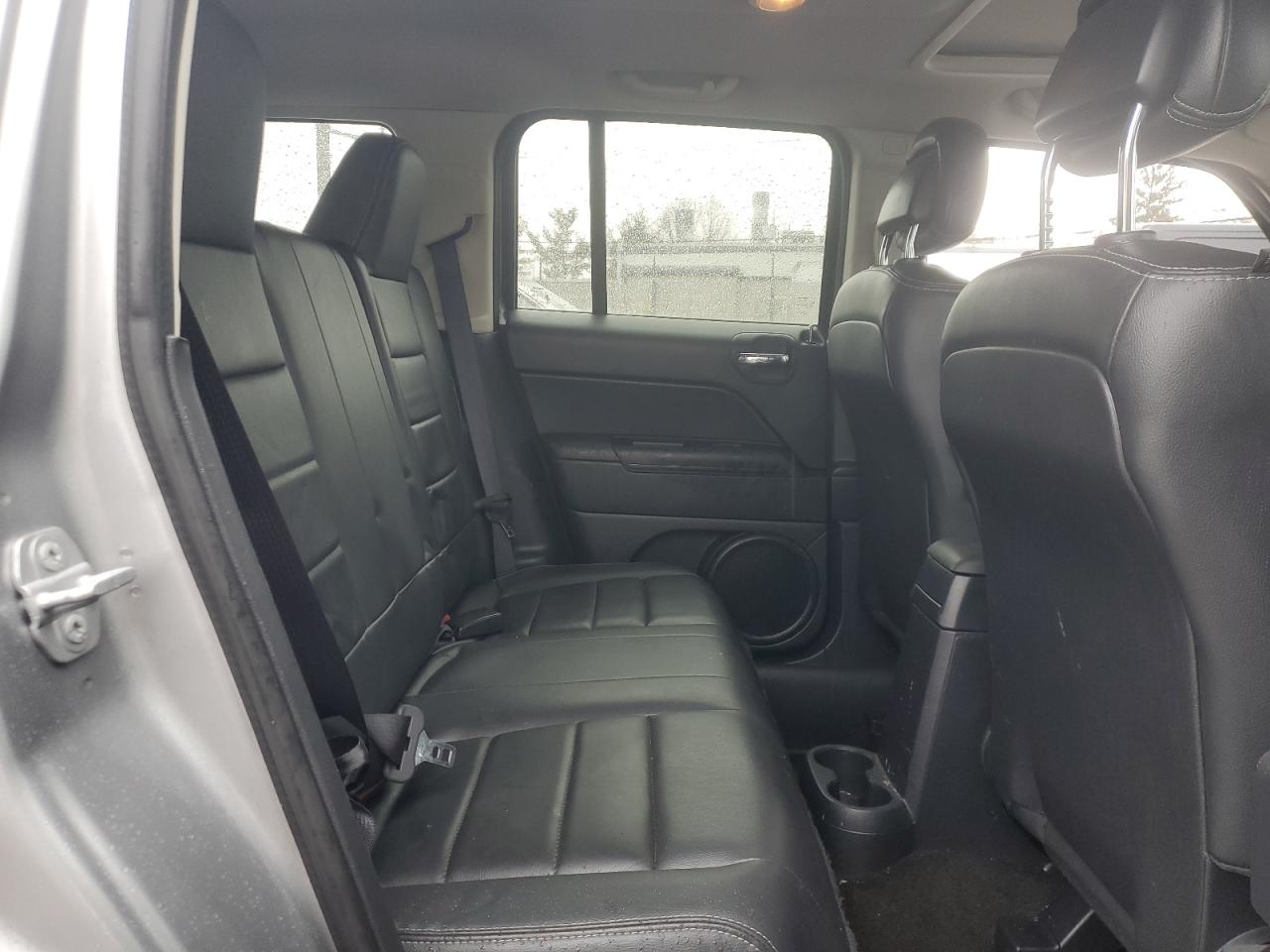 2015 Jeep Liberty (Patriot) - Image 11
