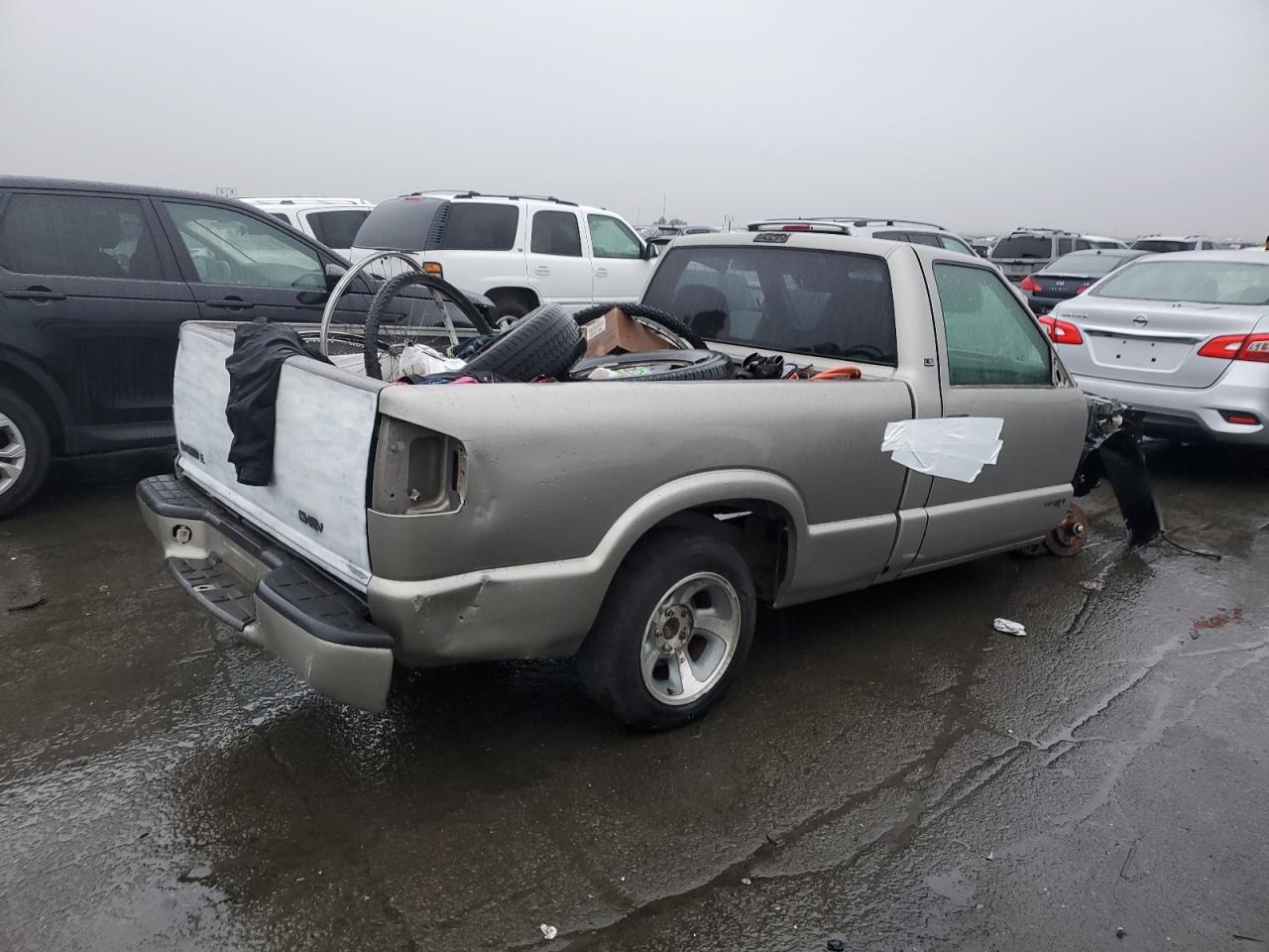 2003 Chevrolet S-10 Pickup - Image 3