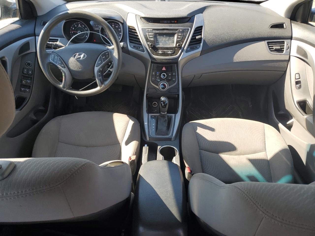 2015 Hyundai Elantra - Image 8
