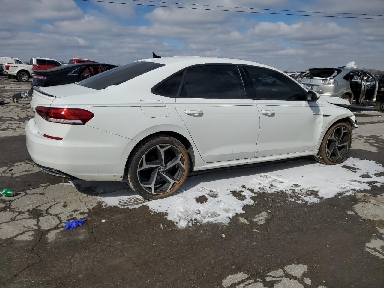 2020 Volkswagen Passat - Image 3