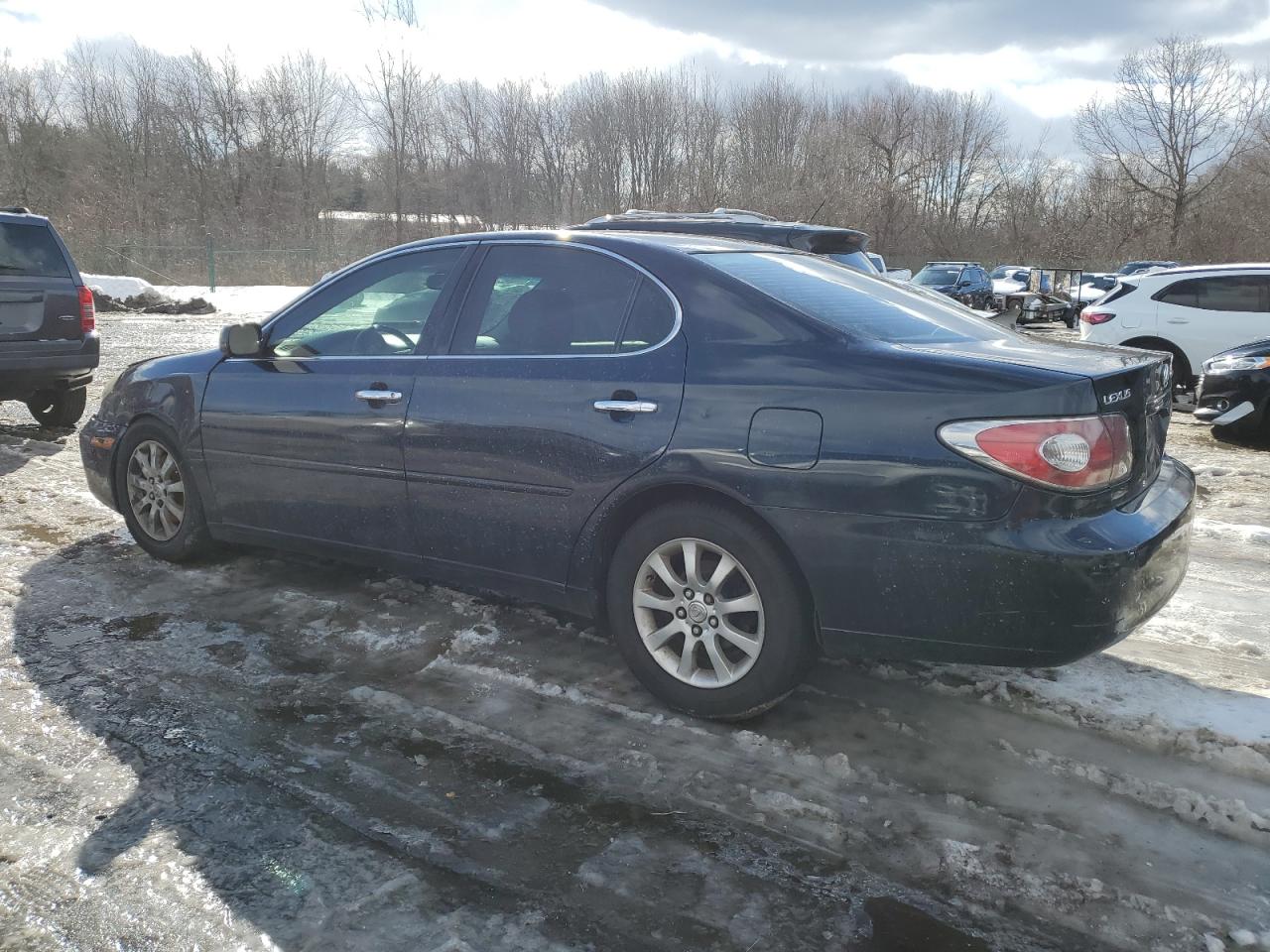 2002 Lexus ES - Image 2