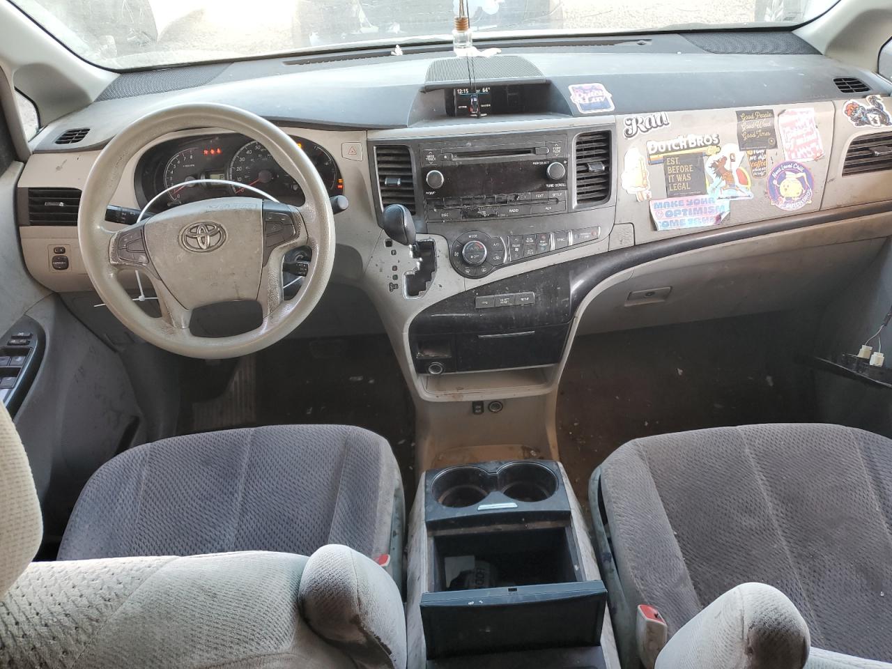 2013 Toyota Sienna - Image 8