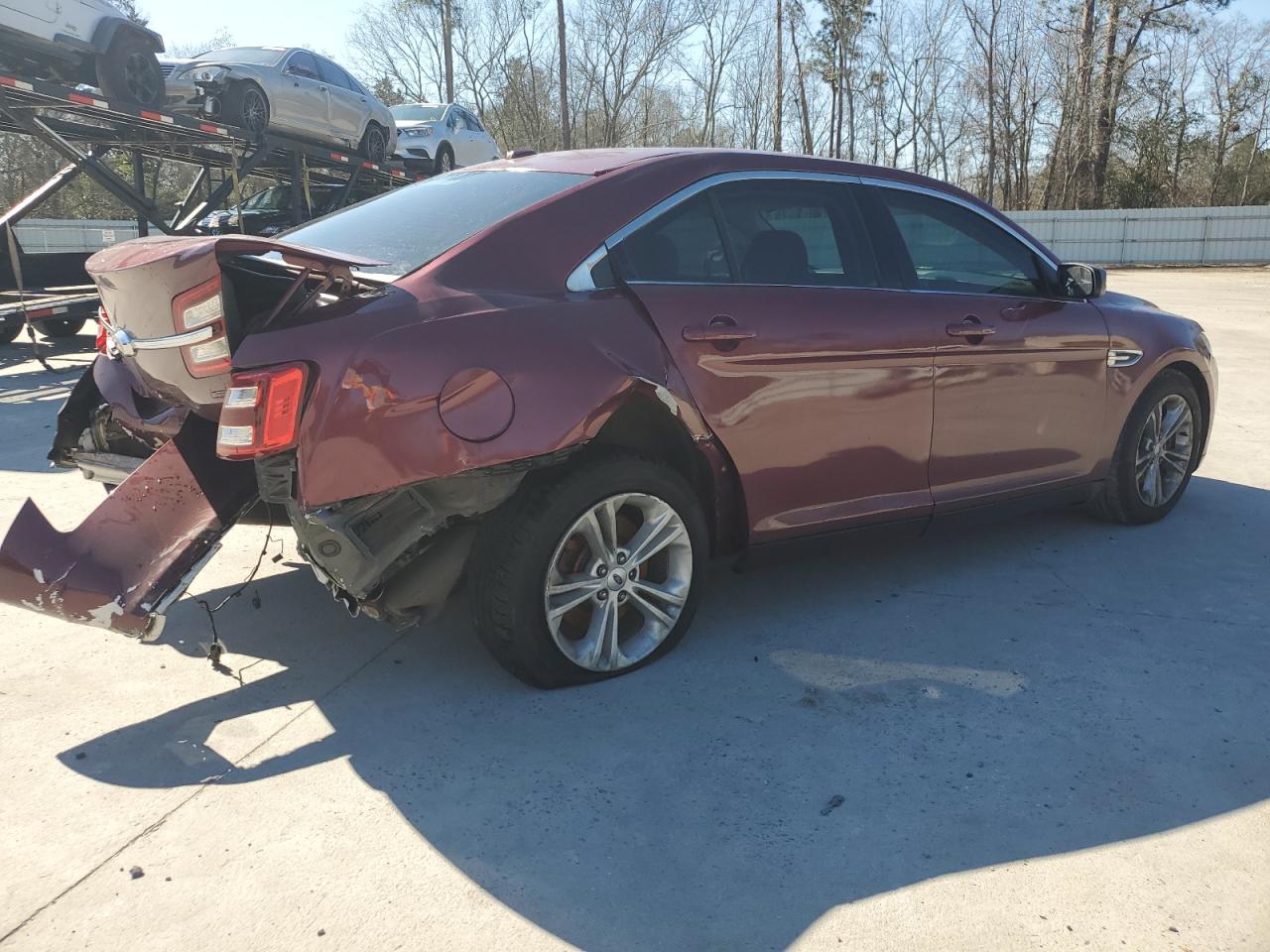 2015 Ford Taurus - Image 3