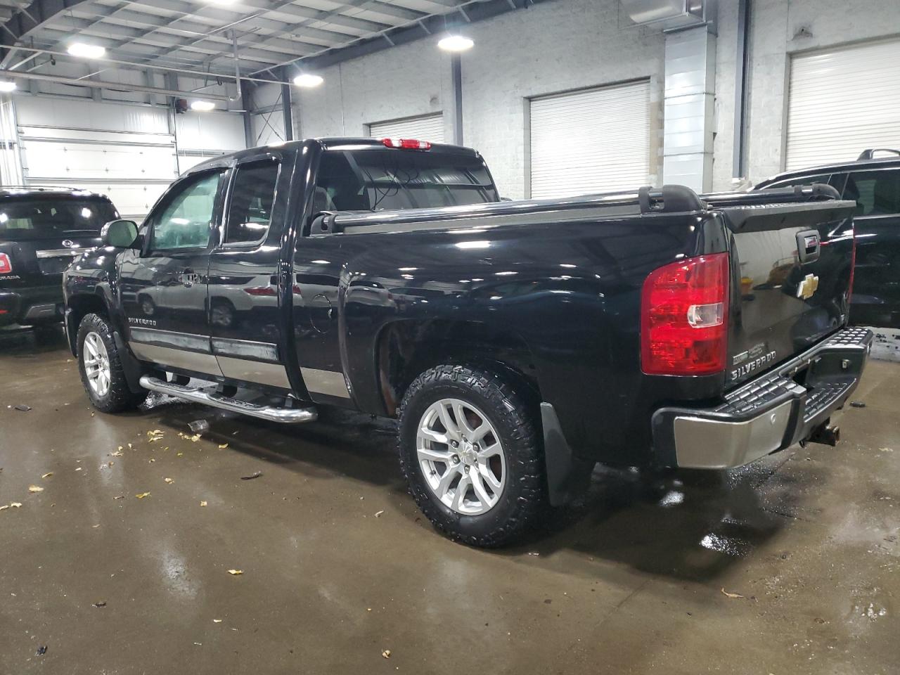 2011 Chevrolet Silverado - Image 2
