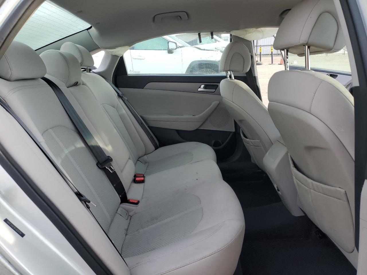 2015 Hyundai Sonata - Image 10