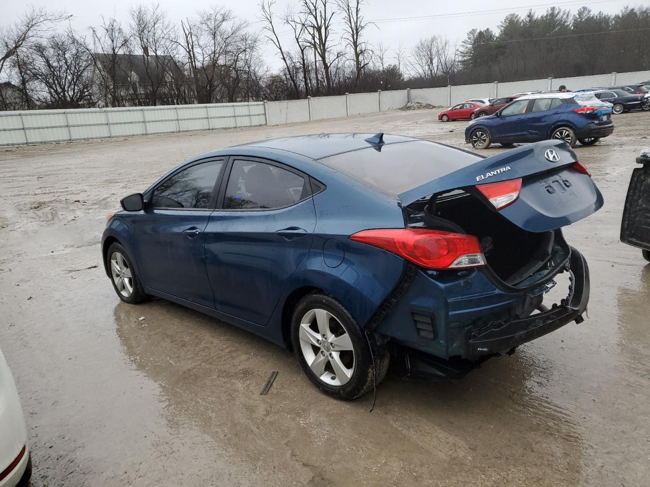 2013 Hyundai Elantra - Image 2