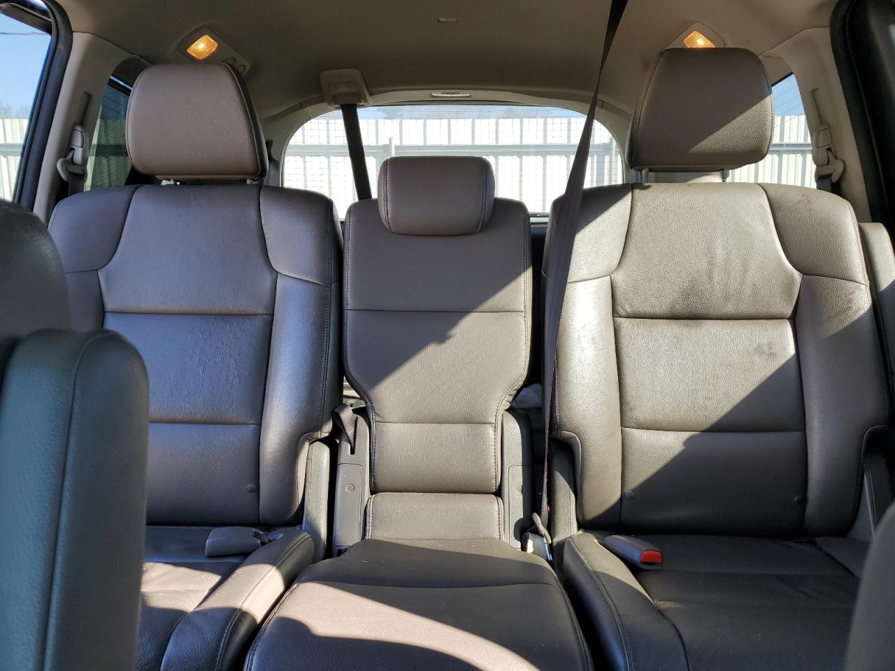 2014 Honda Odyssey - Image 10