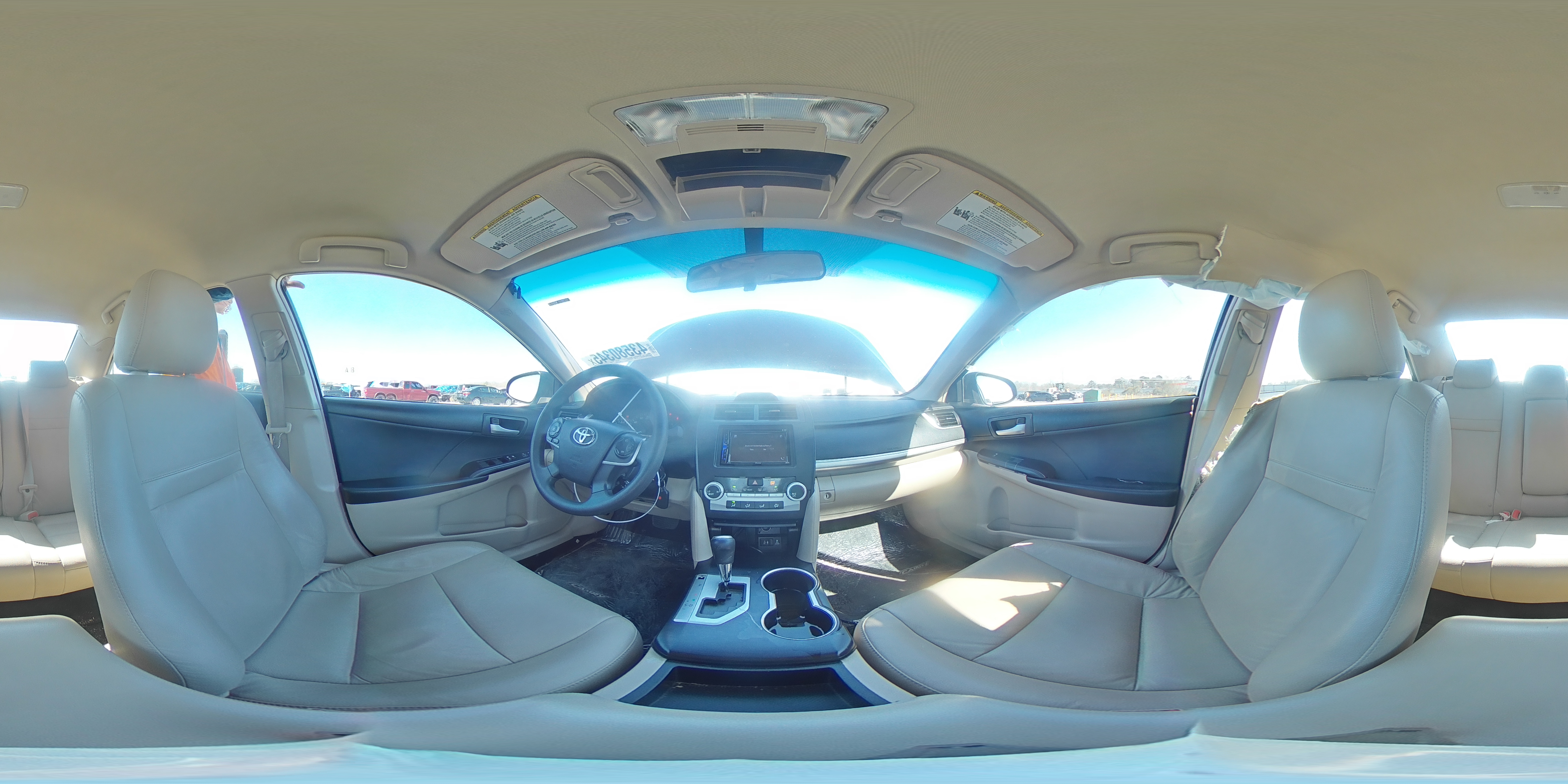 2014 Toyota Camry - Image 12