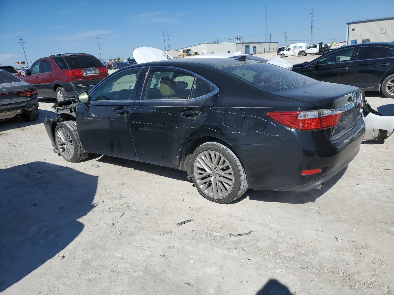 2014 Lexus ES - Image 2