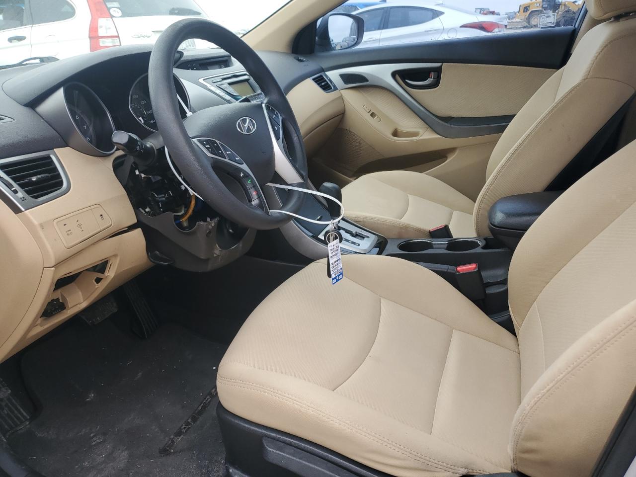 2012 Hyundai Elantra - Image 7