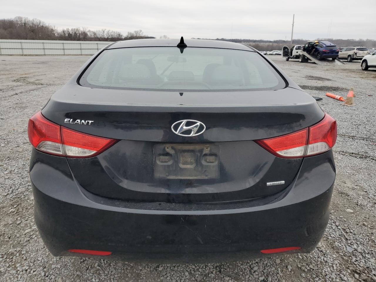 2011 Hyundai Elantra - Image 6