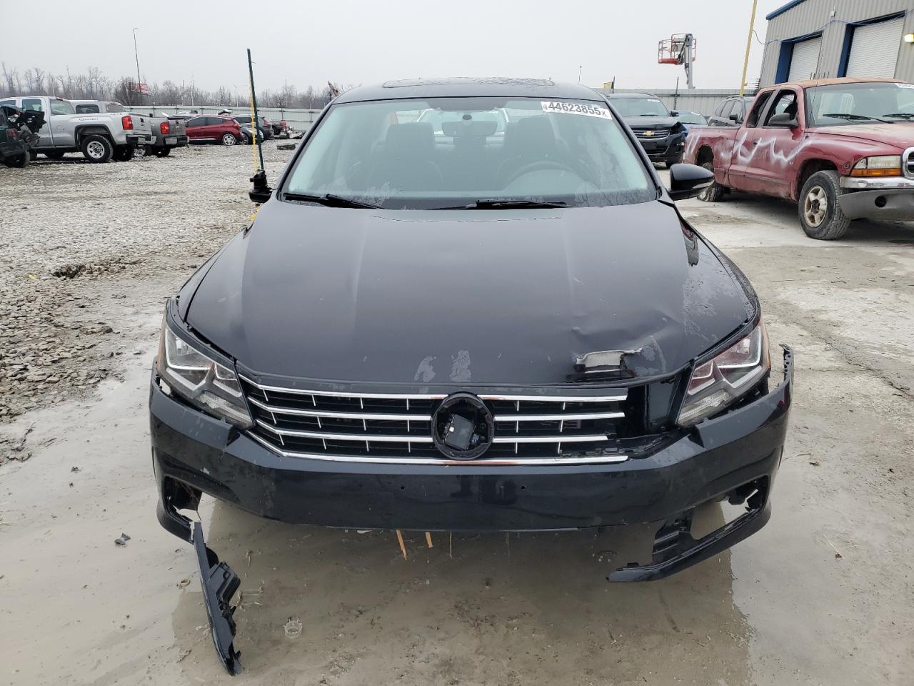 2019 Volkswagen Passat - Image 5