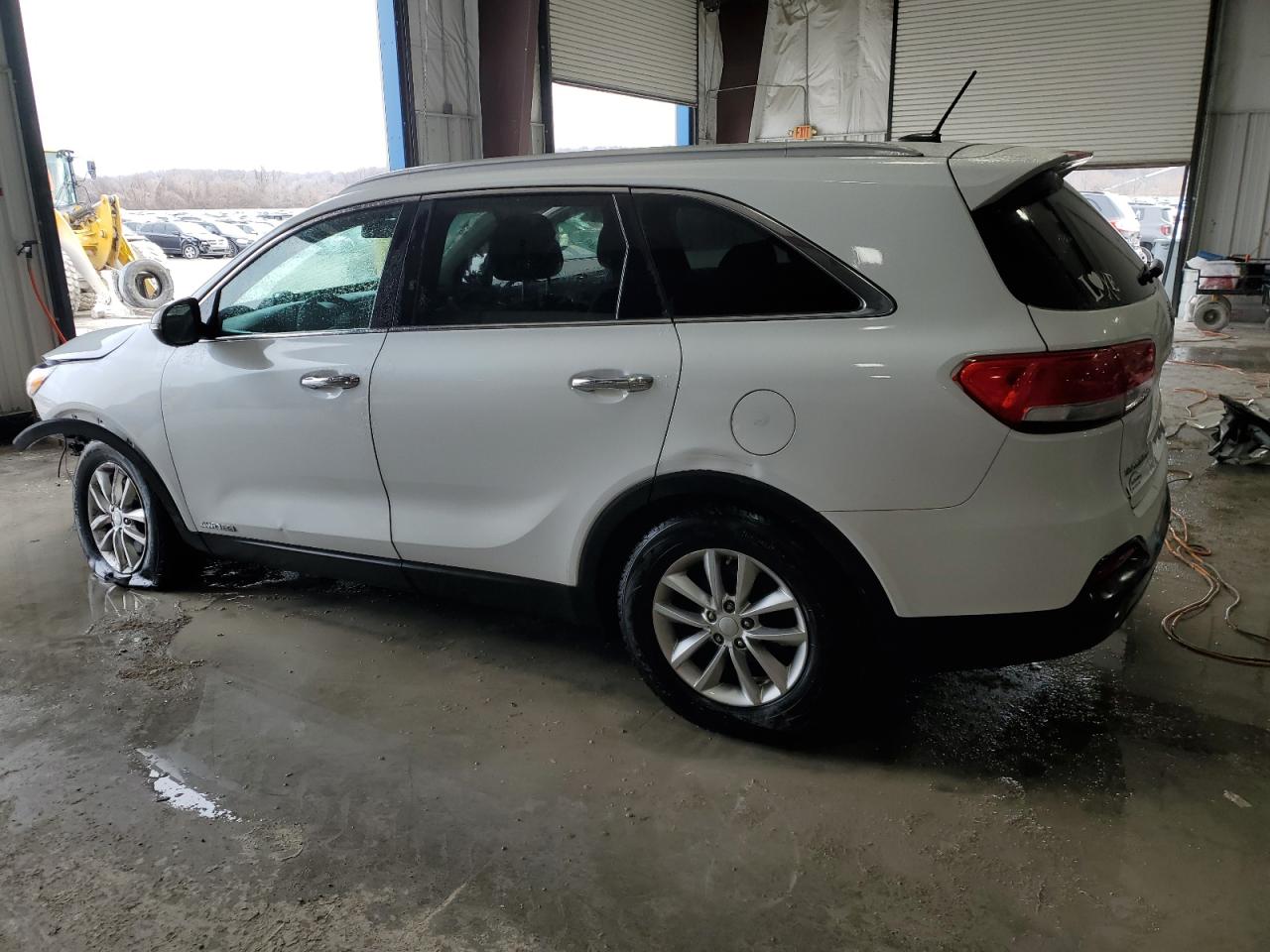 2016 Kia Sorento - Image 2