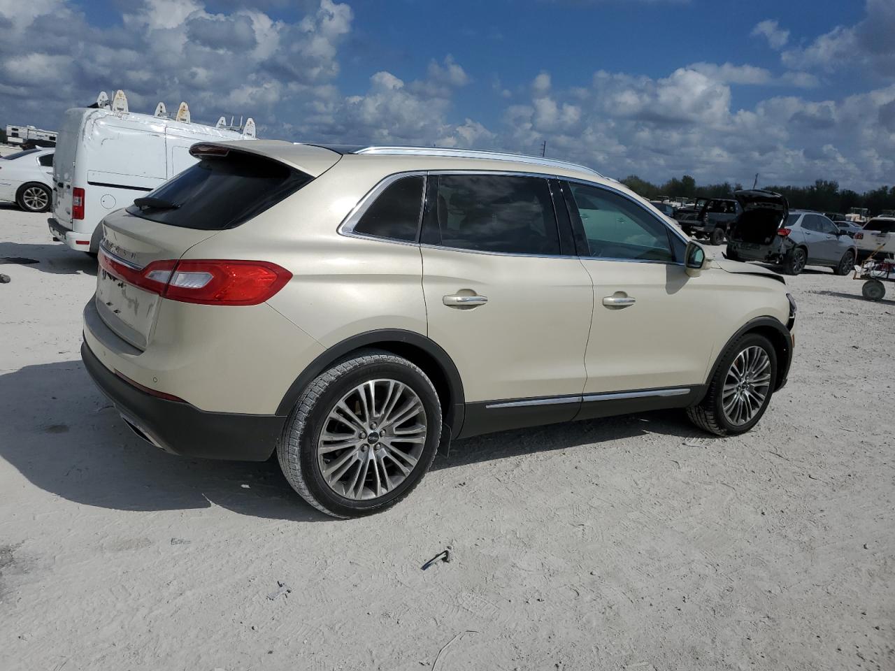 2016 Lincoln MKX - Image 3