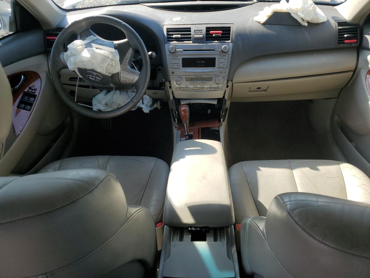 2011 Toyota Camry - Image 8
