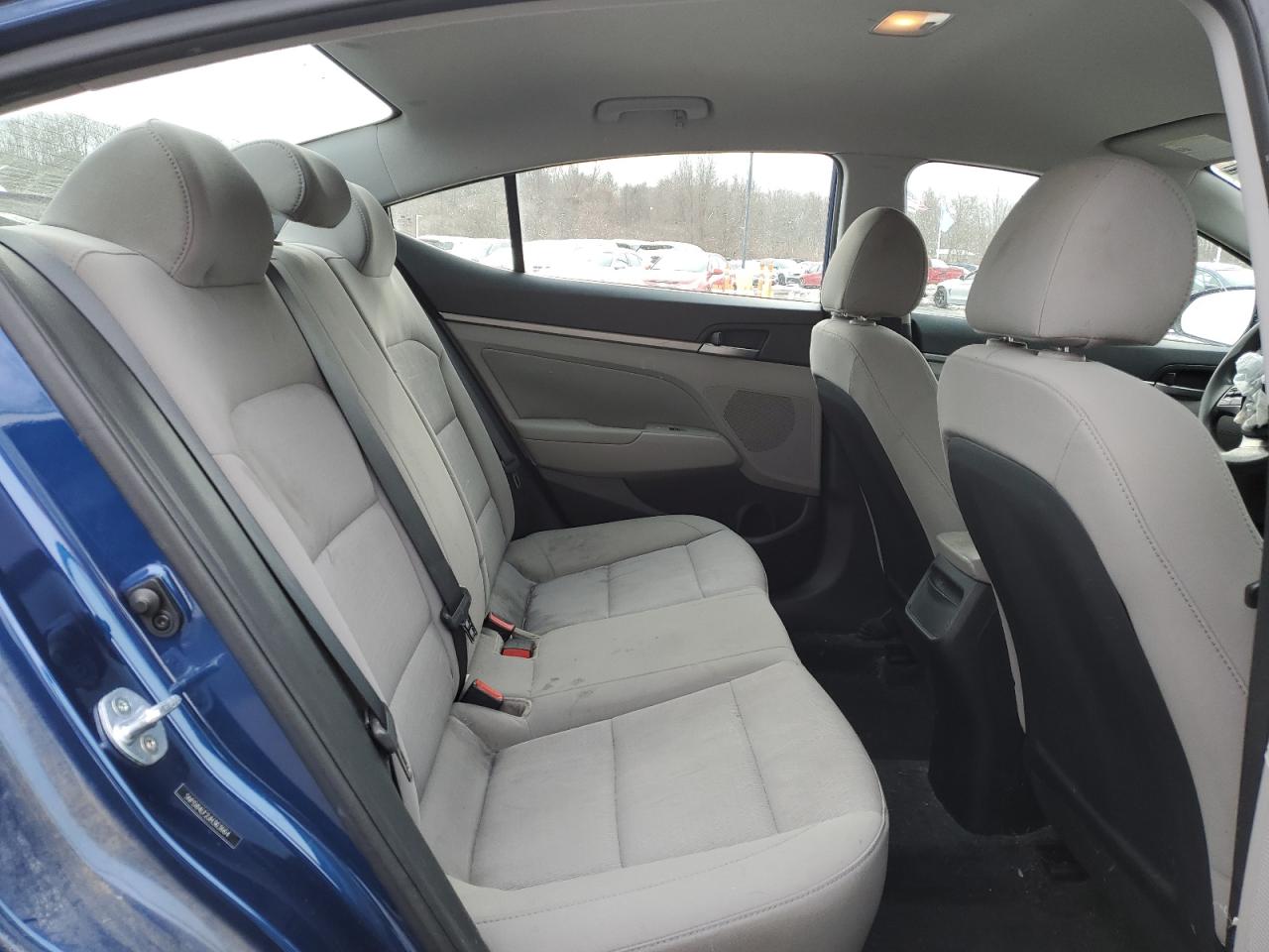 2018 Hyundai Elantra - Image 11