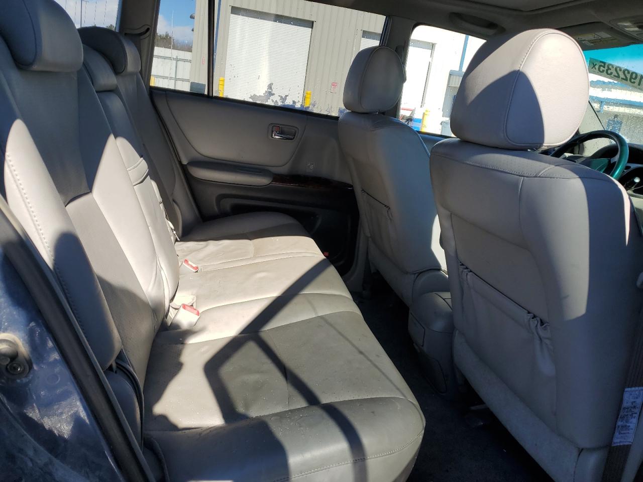 2005 Toyota Highlander - Image 11