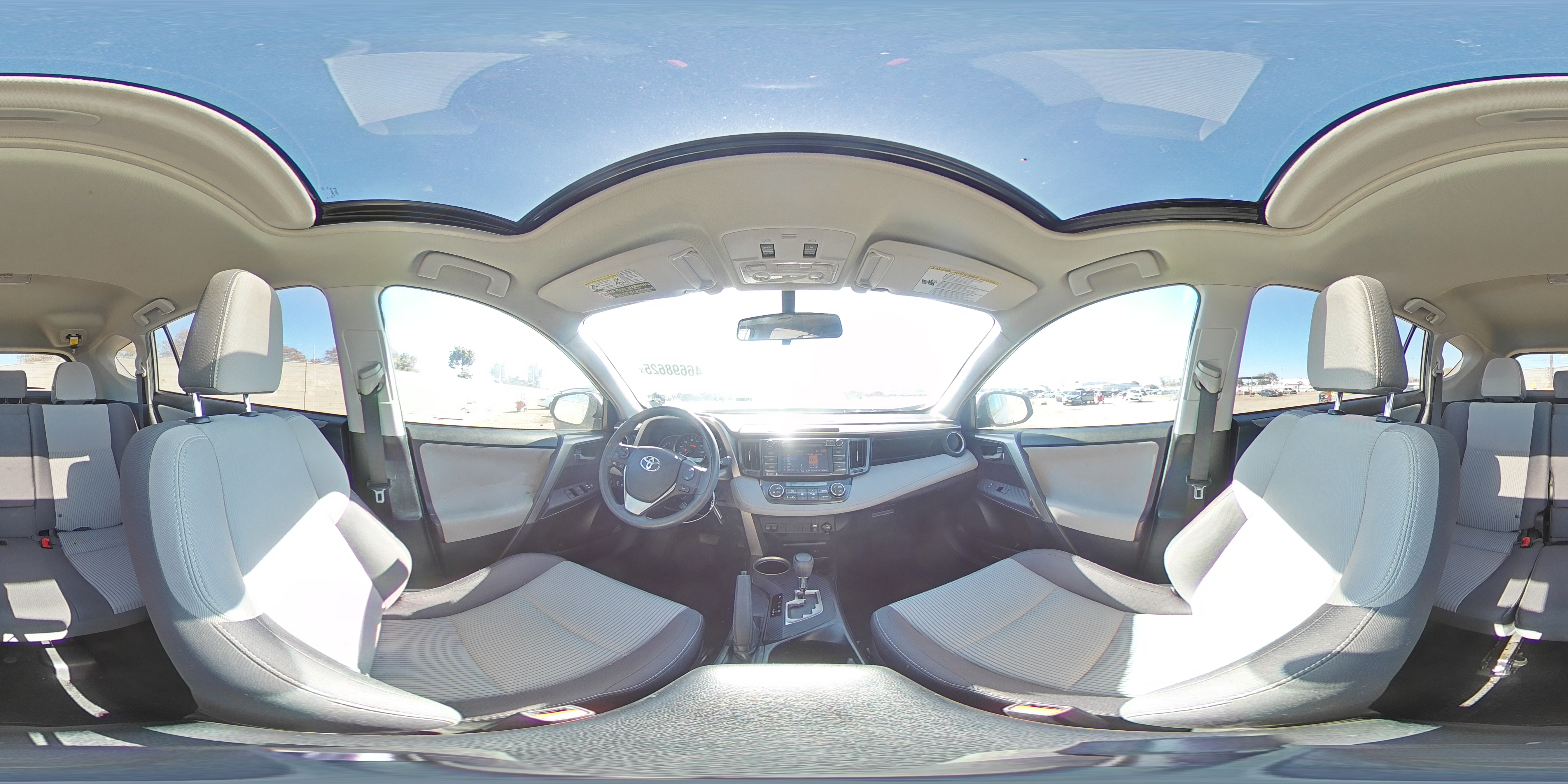 2015 Toyota RAV 4 - Image 13