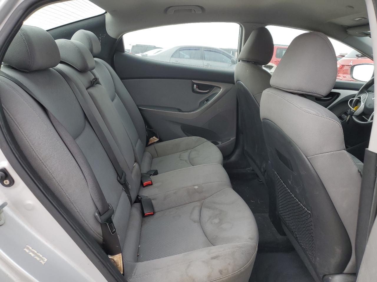 2012 Hyundai Elantra - Image 10