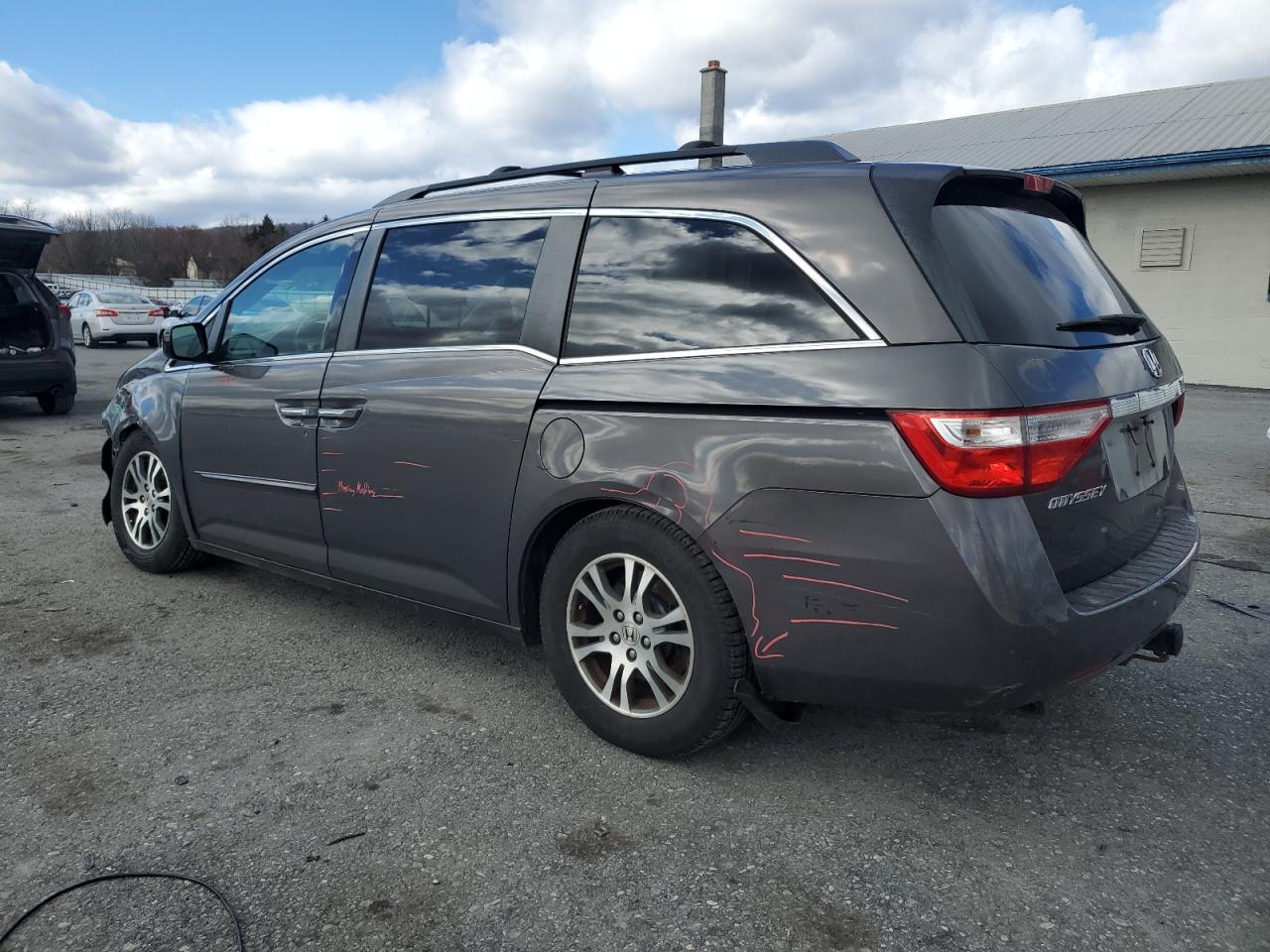 2012 Honda Odyssey - Image 2