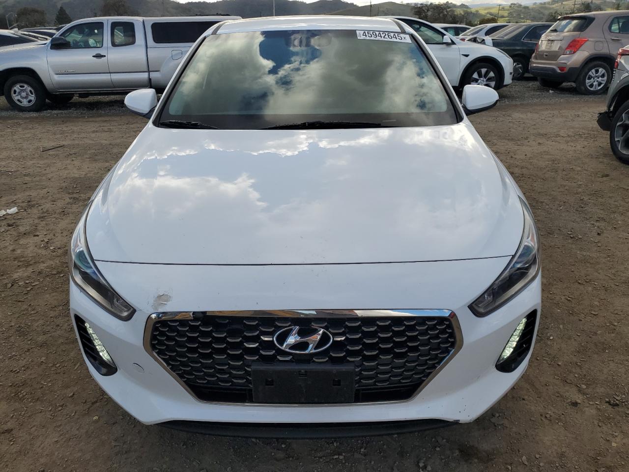 2019 Hyundai Elantra - Image 5
