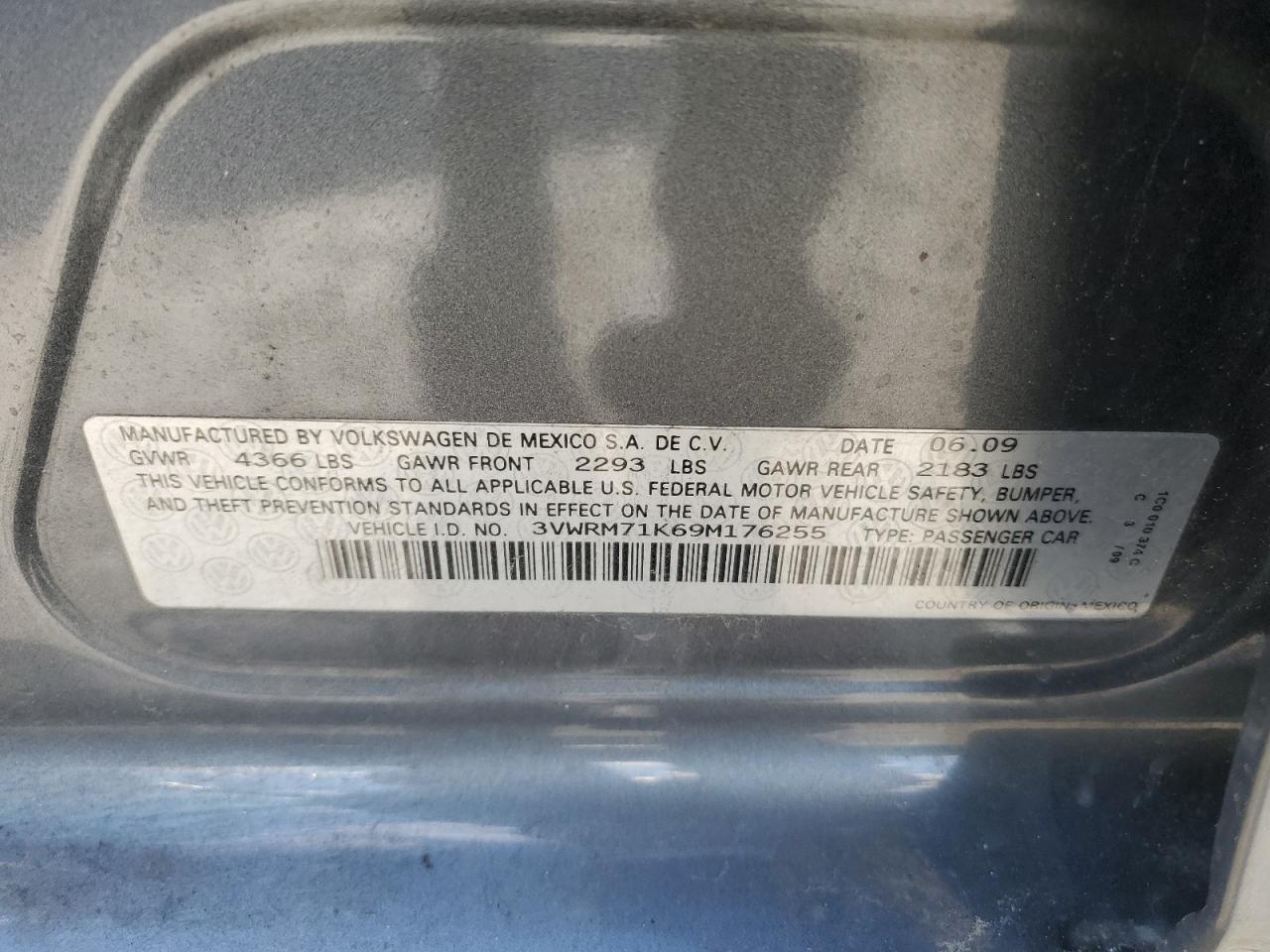 2009 Volkswagen Jetta - Image 12