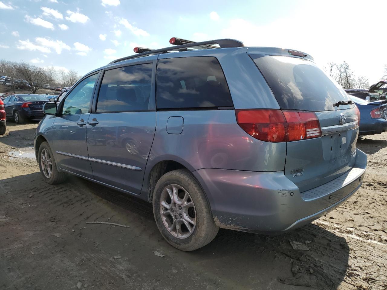 2005 Toyota Sienna - Image 2