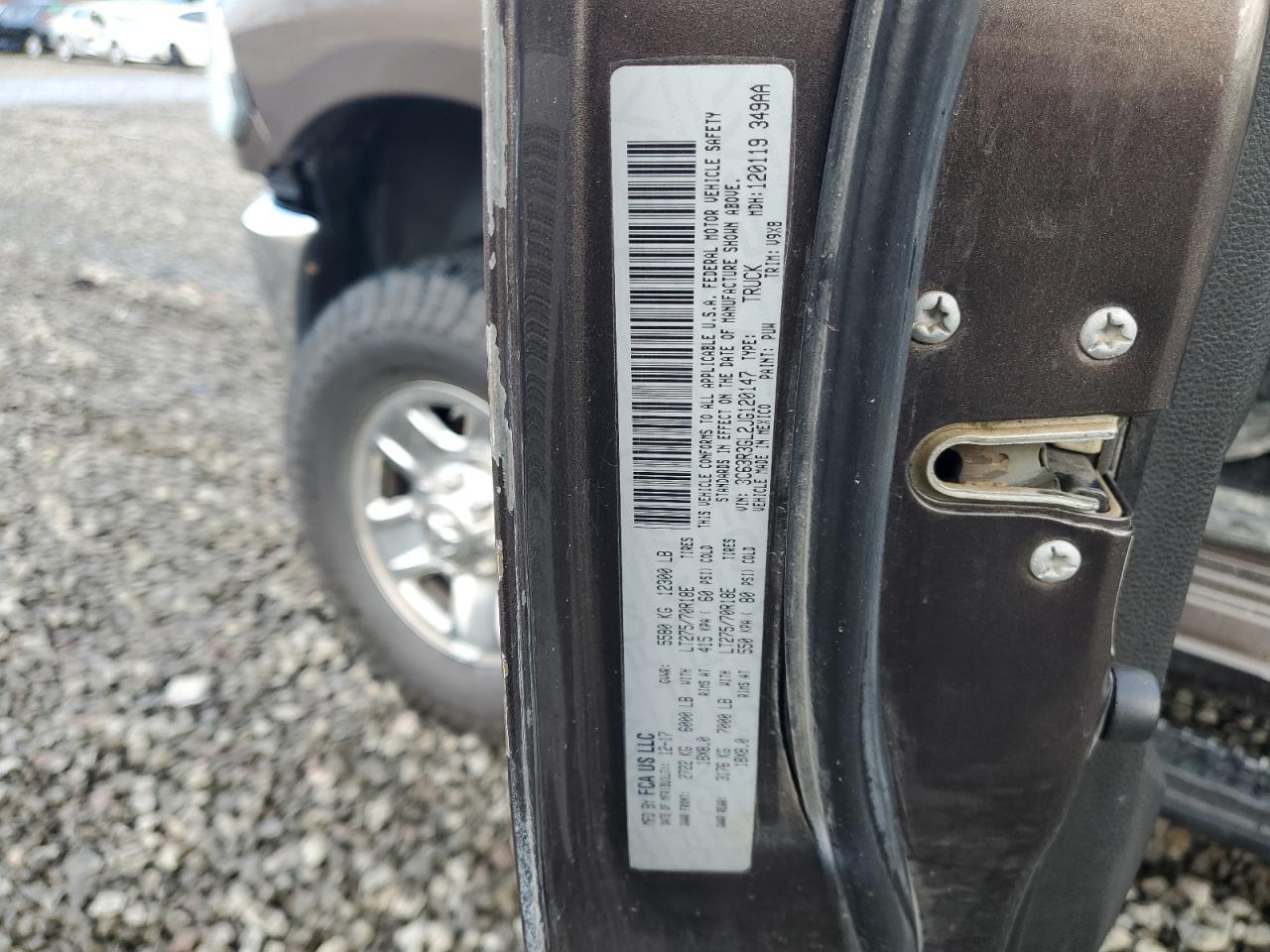 2018 RAM 3500 - Image 12