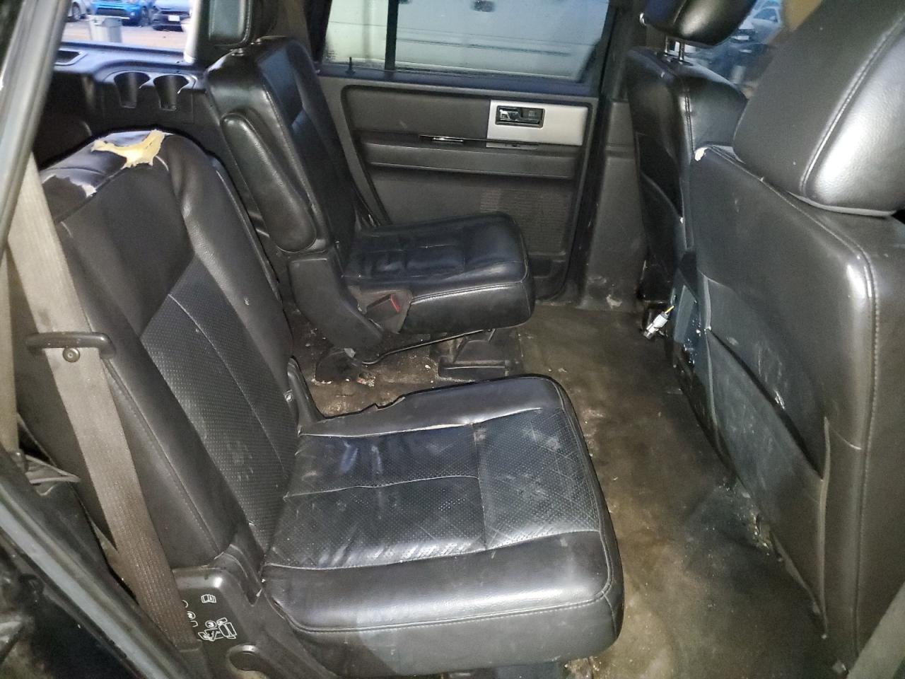 2012 Ford Expedition - Image 11