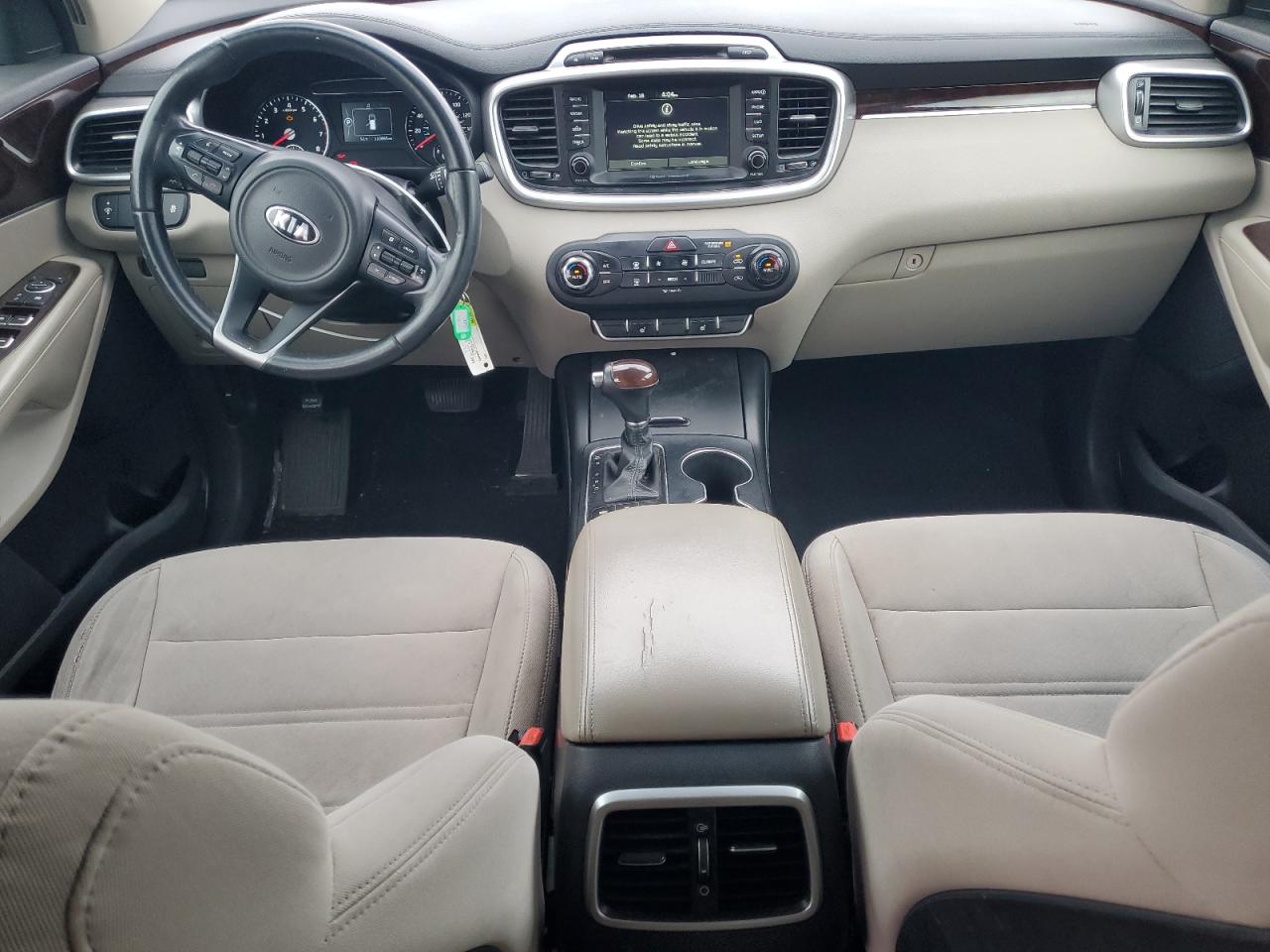 2017 Kia Sorento - Image 8