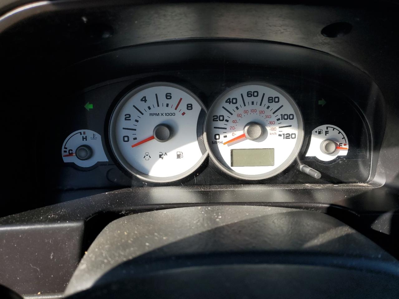 2005 Ford Escape - Image 9