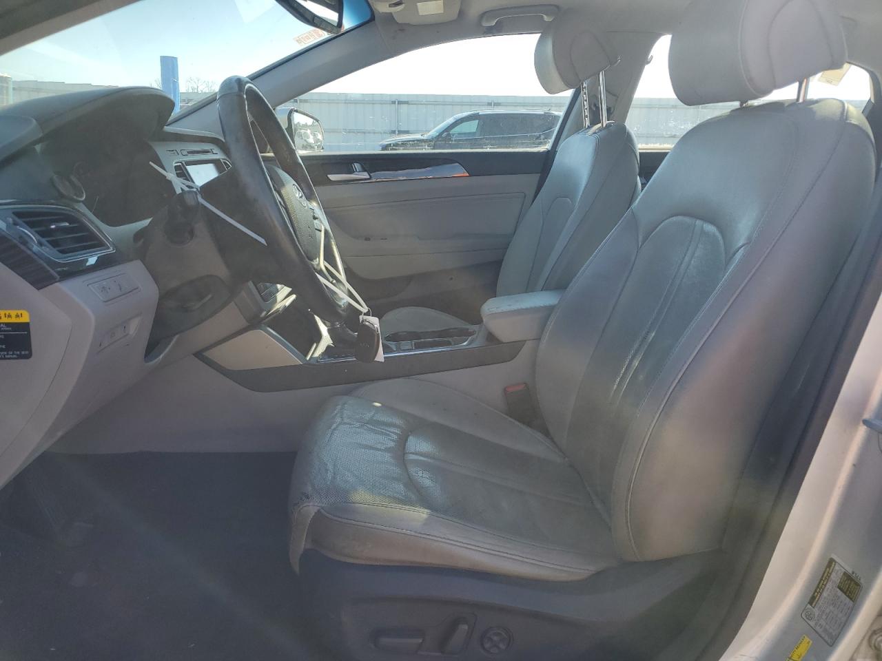 2015 Hyundai Sonata - Image 7