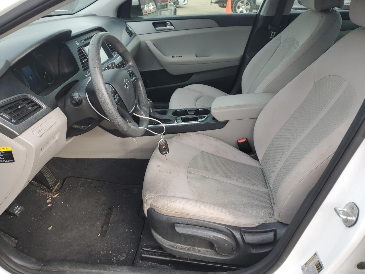 2016 Hyundai Sonata - Image 7