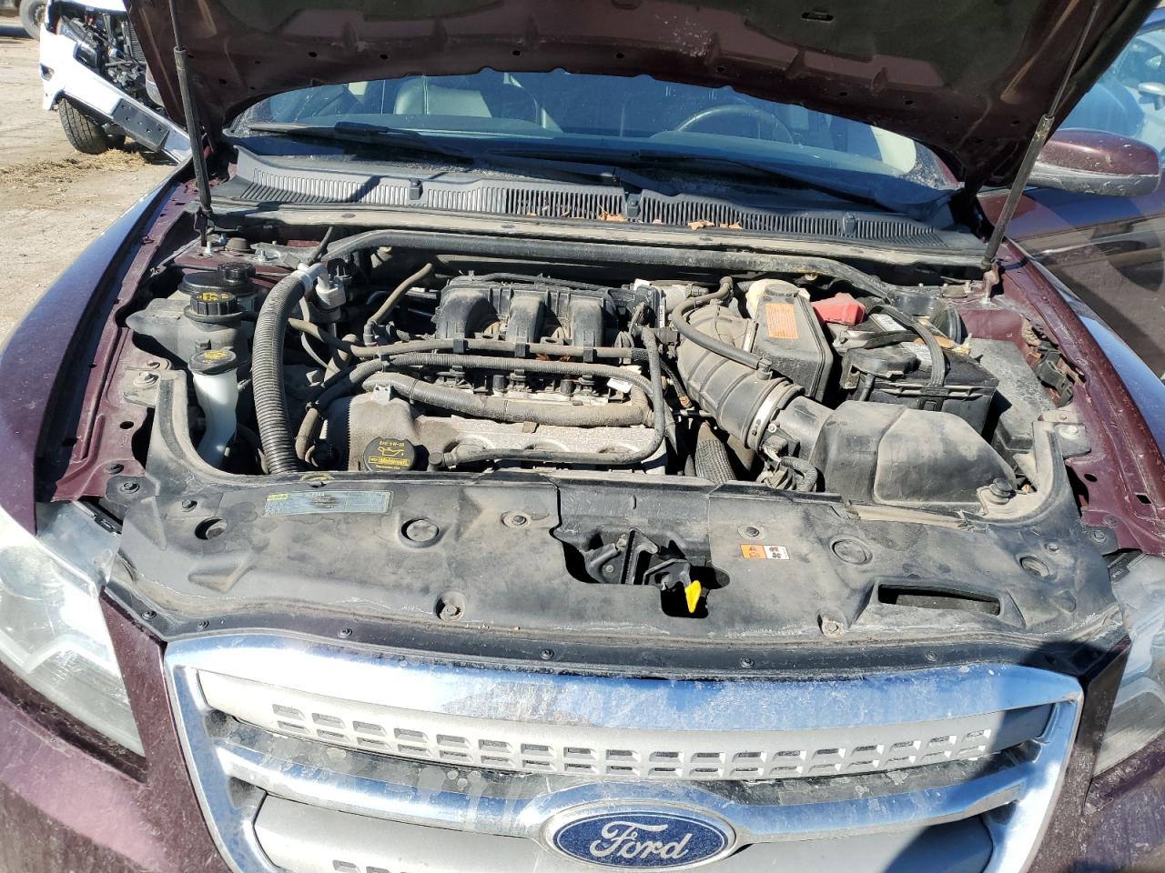 2011 Ford Taurus - Image 11