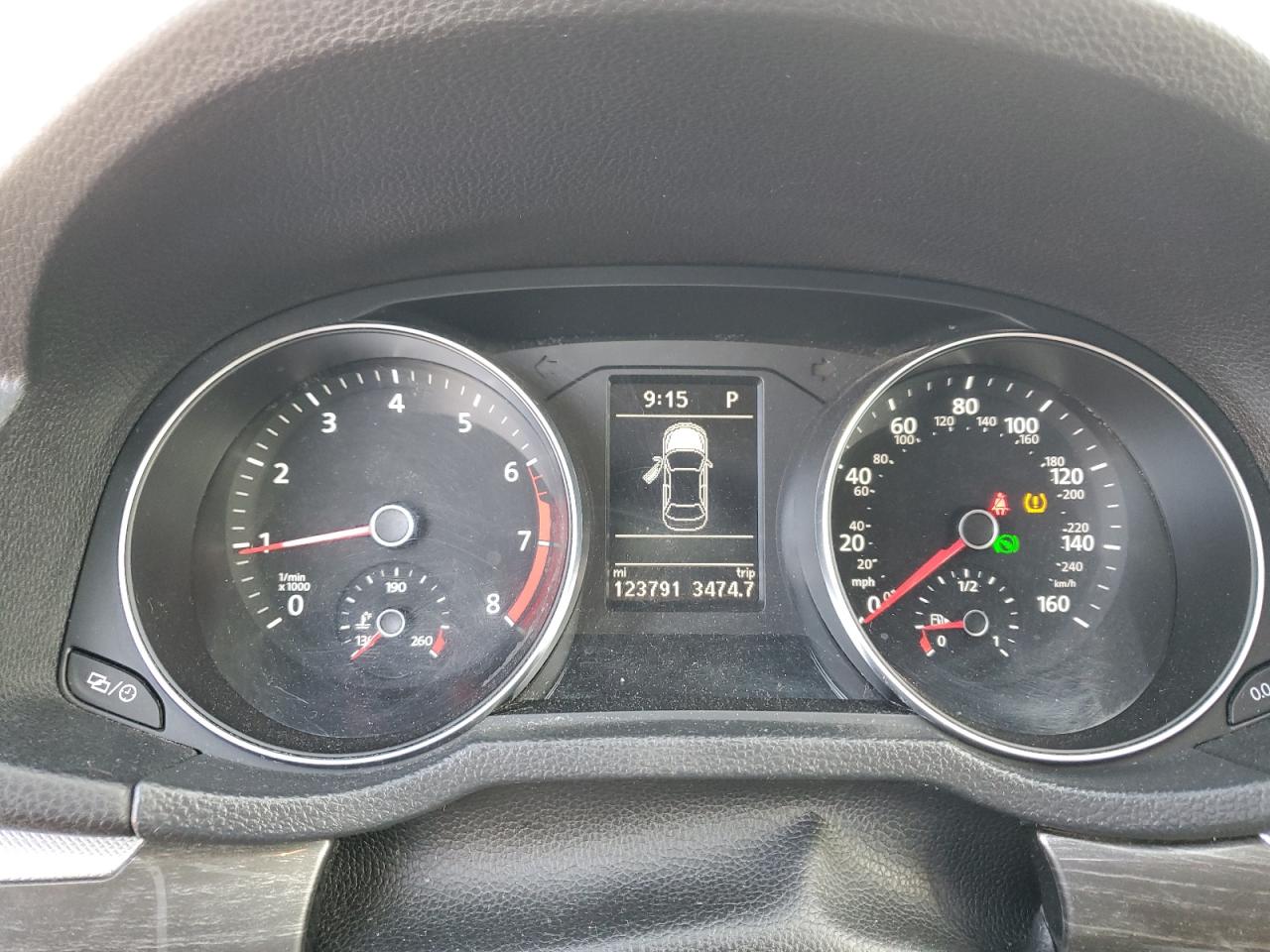 2017 Volkswagen Passat - Image 9